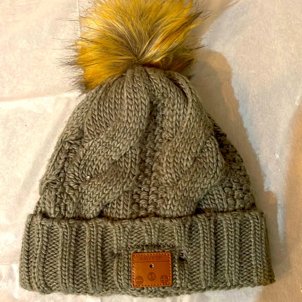 Bluetooth beanie